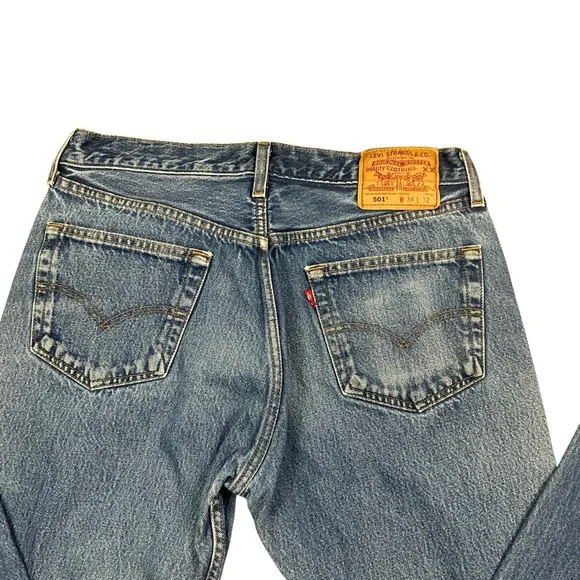 Vintage Levi’s 501 button fly medium wash straight leg jeans 31 x 30 - Picture 3 of 9